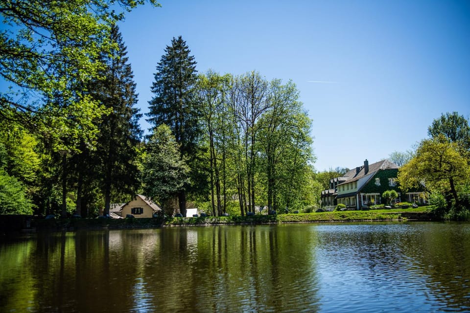 Nearby landmark, Restaurant/places to eat, Spring, Lake view