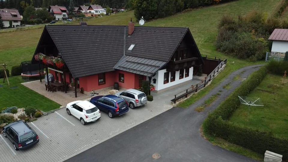 Neighbourhood, Bird's eye view