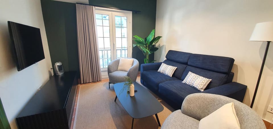 TV and multimedia, Living room, Seating area