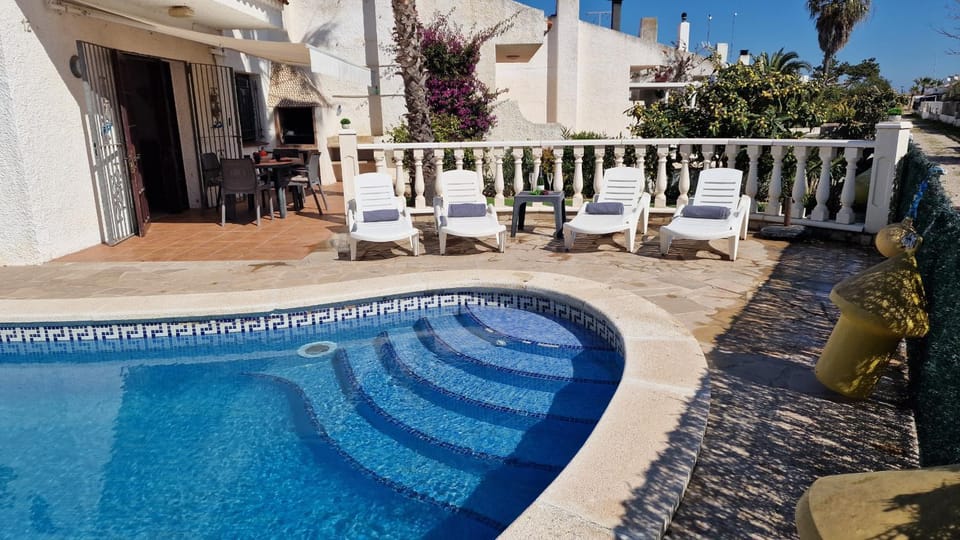 Riumar "Noella", 200m to beach, private pool, On-Site-Service, dog beach House in Montsià