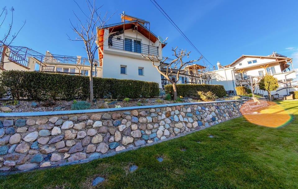 Property building, Garden, Garden view