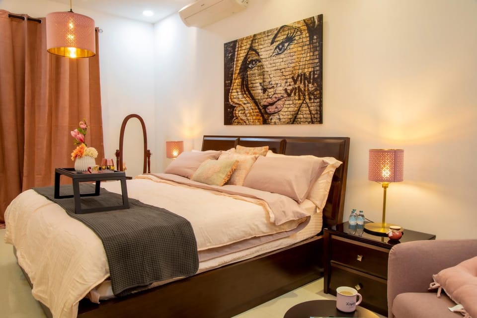 Bed, Photo of the whole room, Bedroom