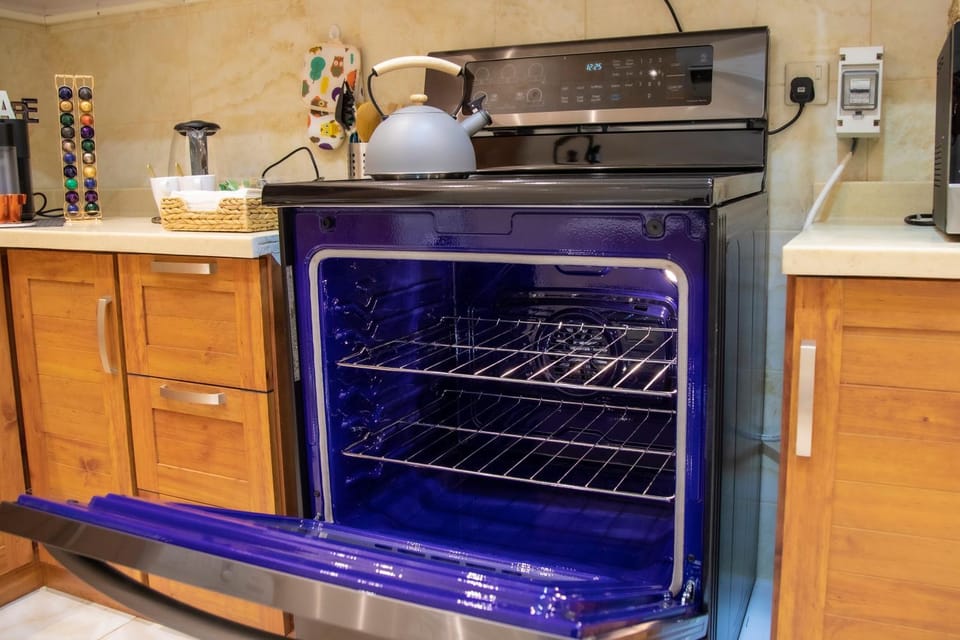Coffee/tea facilities, Kitchen or kitchenette, Communal kitchen, Drinks