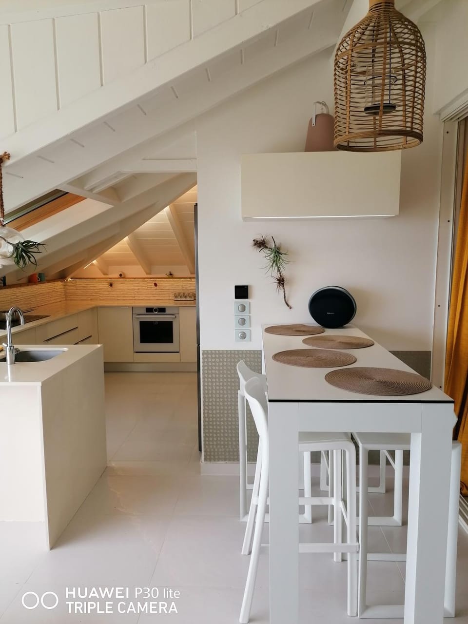 Kitchen or kitchenette, Dining area, pet friendly, stove