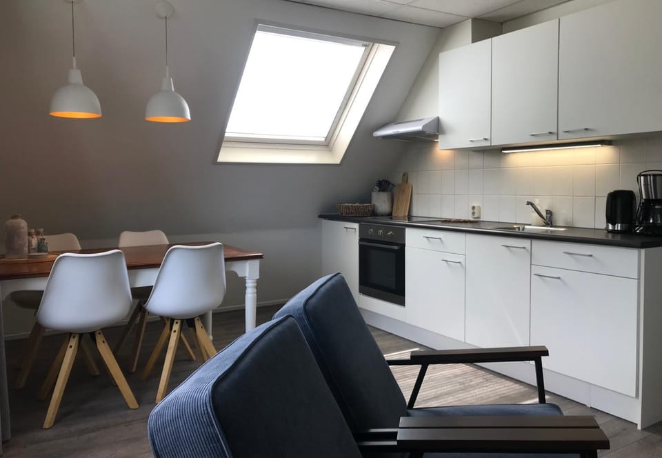 Kitchen or kitchenette, Dining area, pet friendly, stove