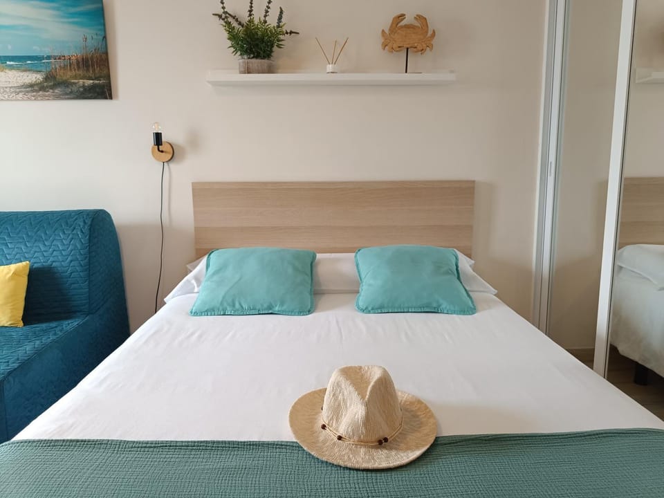 Bed, Bedroom, wardrobe