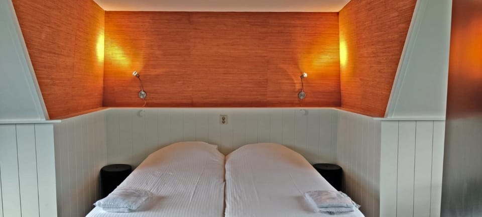 Hotelhuisje Warmenhuizen #E House in North Holland (province)