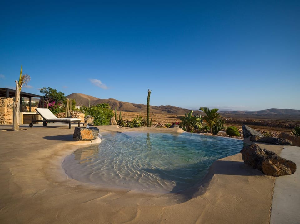 Garden, View (from property/room), Swimming pool