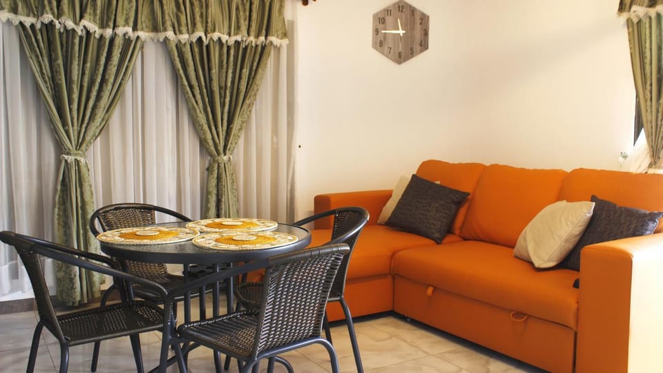 Living room, Seating area, Dining area