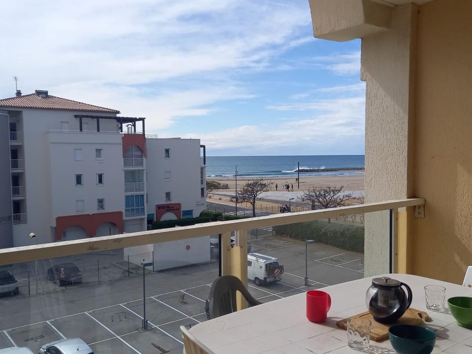 T2 cabine 35m² + loggia à Sète, parking et vue sur la mer - FR-1-472-120 Cabin in Occitanie