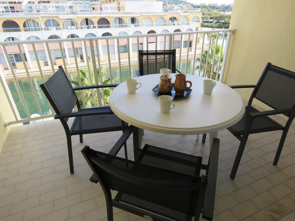 Appartement 2 pièces avec parking privé, Sète - FR-1-472-123 Apartment in Occitanie