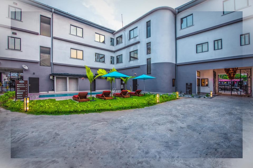 Property building, Facade/entrance