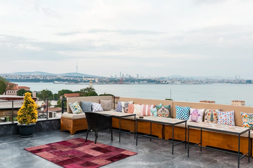 Natural landscape, Balcony/Terrace, Dining area, Sea view, Breakfast, Continental breakfast