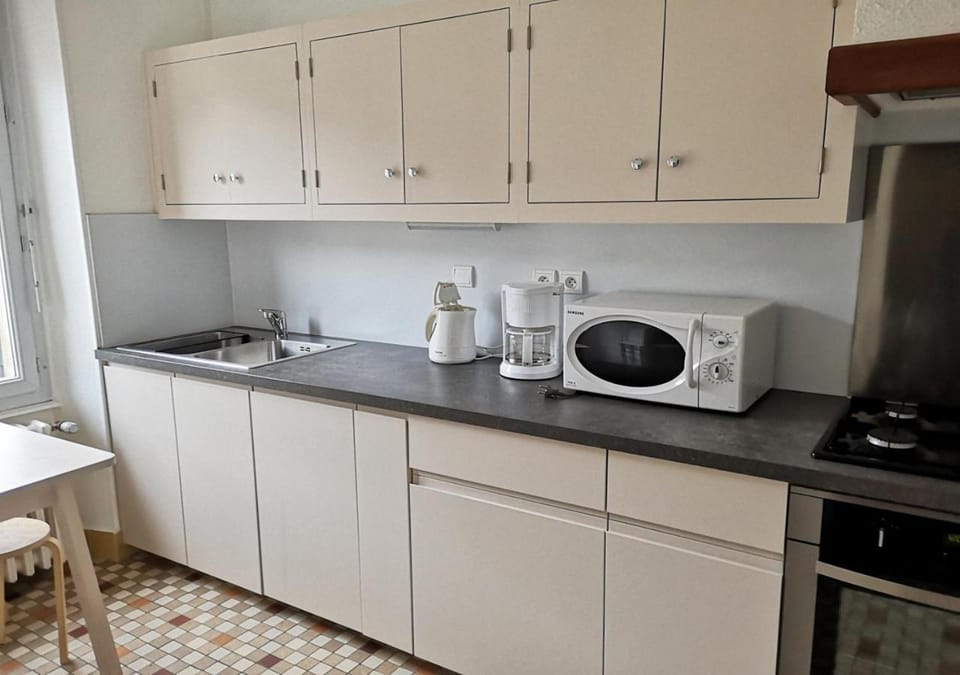 Coffee/tea facilities, Kitchen or kitchenette, Communal kitchen