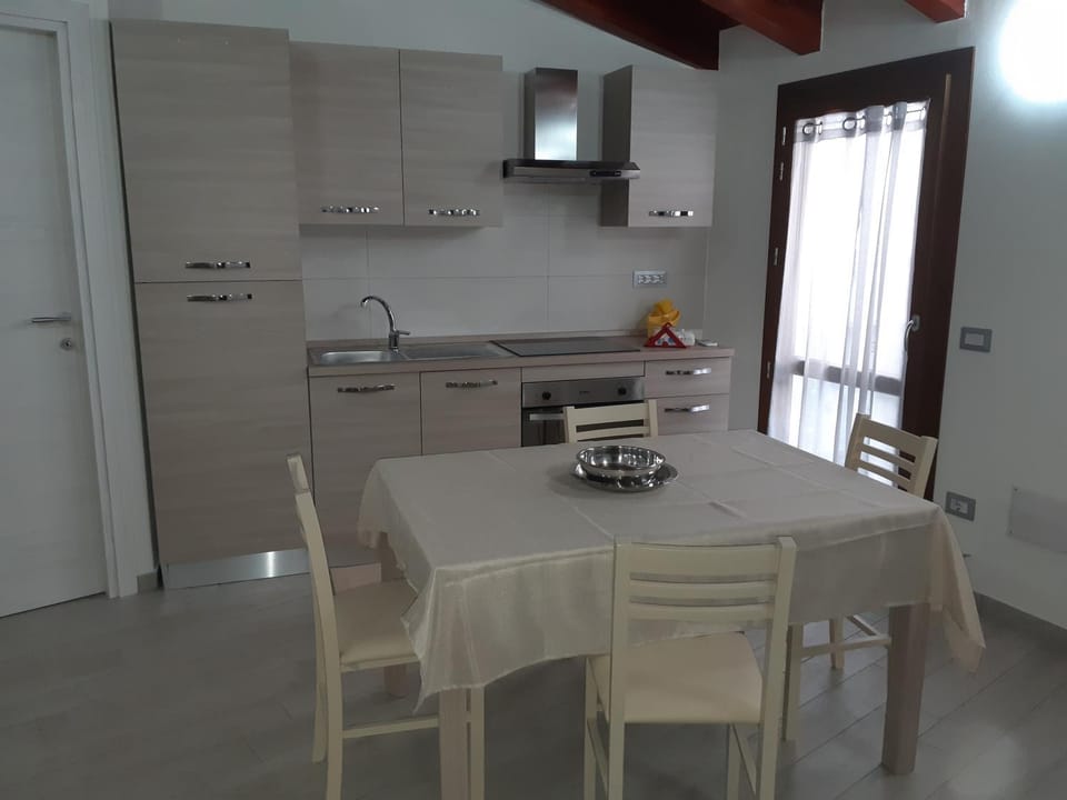 Dining area, Communal kitchen