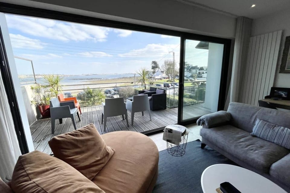 Luxury T3 neuf de standing Front de mer vue 180 Apartment in Brittany