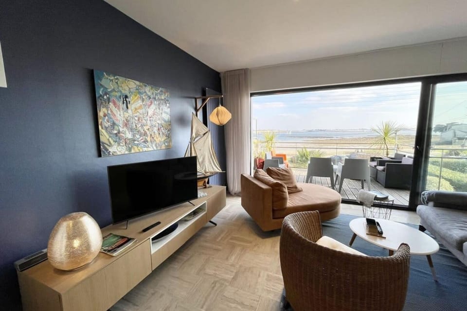 Luxury T3 neuf de standing Front de mer vue 180 Apartment in Brittany