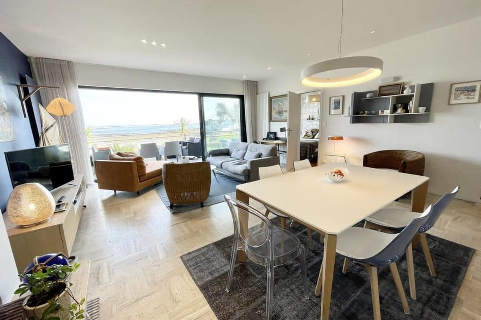 Luxury T3 neuf de standing Front de mer vue 180 Apartment in Brittany