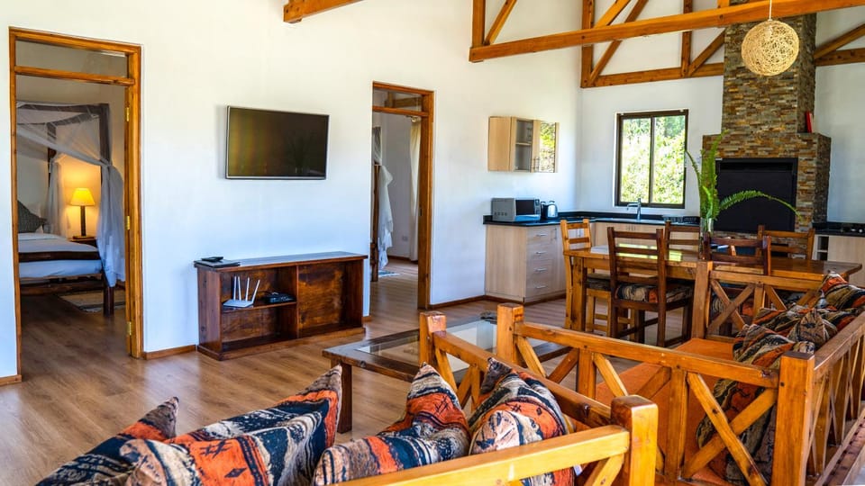 TV and multimedia, Living room, Dining area