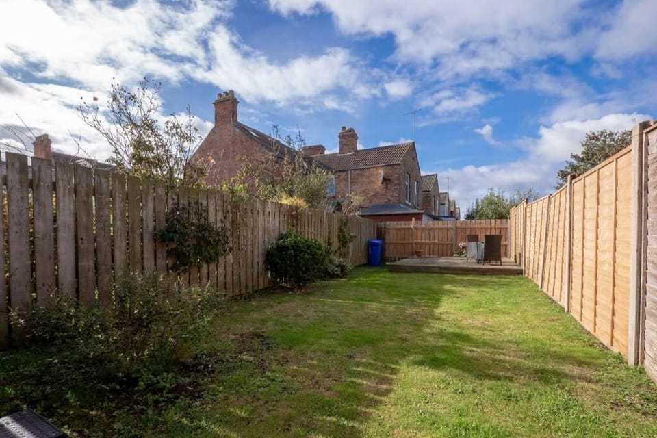 Cliff Garden, Close to Sea Apartment in England
