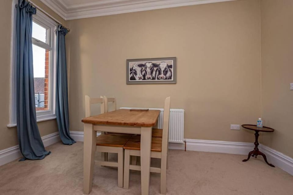 Cliff Top, Hornsea, Close to Sea Apartment in England