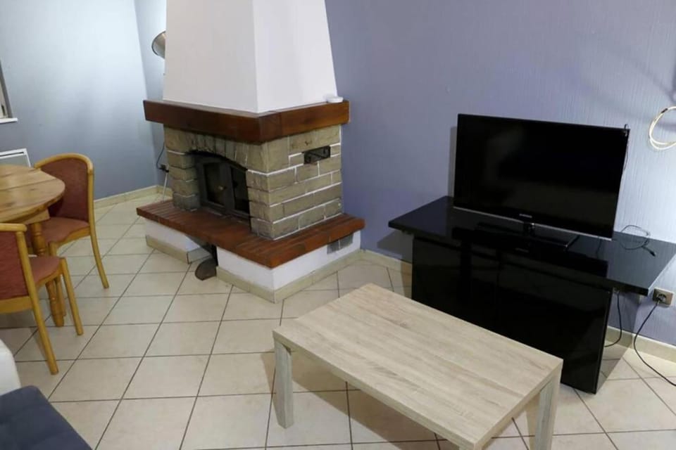 TV and multimedia, Living room, flat iron