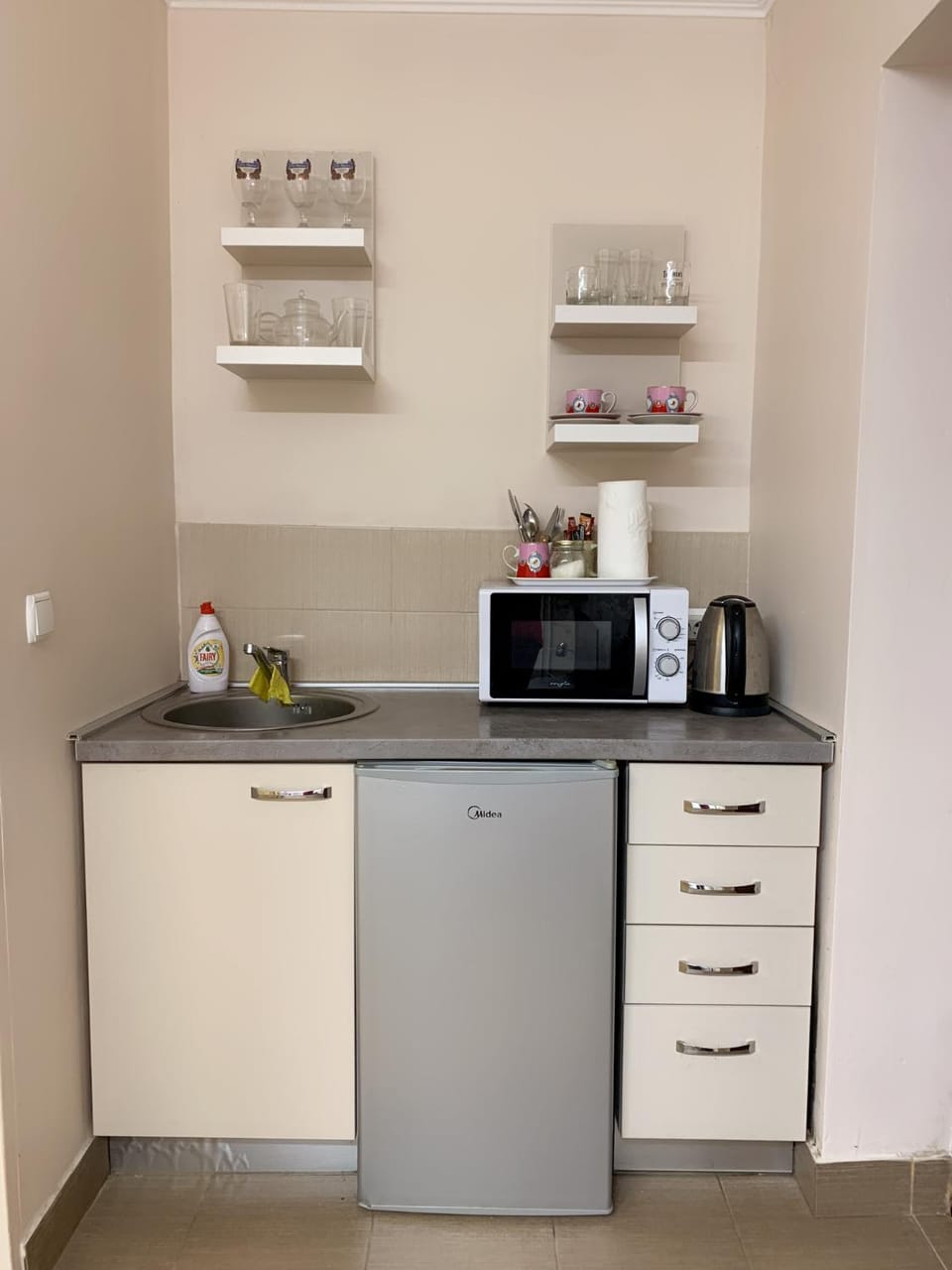 Coffee/tea facilities, Kitchen or kitchenette, minibar, oven