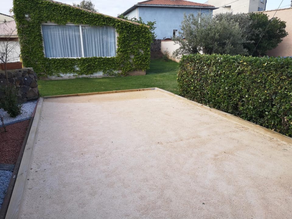 GITE MEUBLE POUR 1,2,3,4 PERS AVEC PISCINE à PARTAGER House in Agde