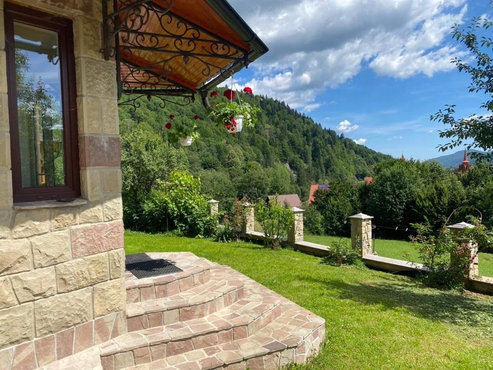 Garden, Mountain view