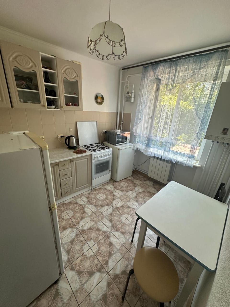 Kitchen or kitchenette, Dining area