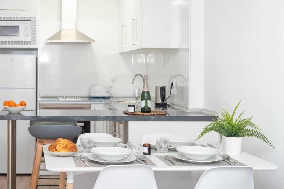 NEW Apt Relax Home a 150 m del mar, WIFI y Piscina Apartment in Raiguer