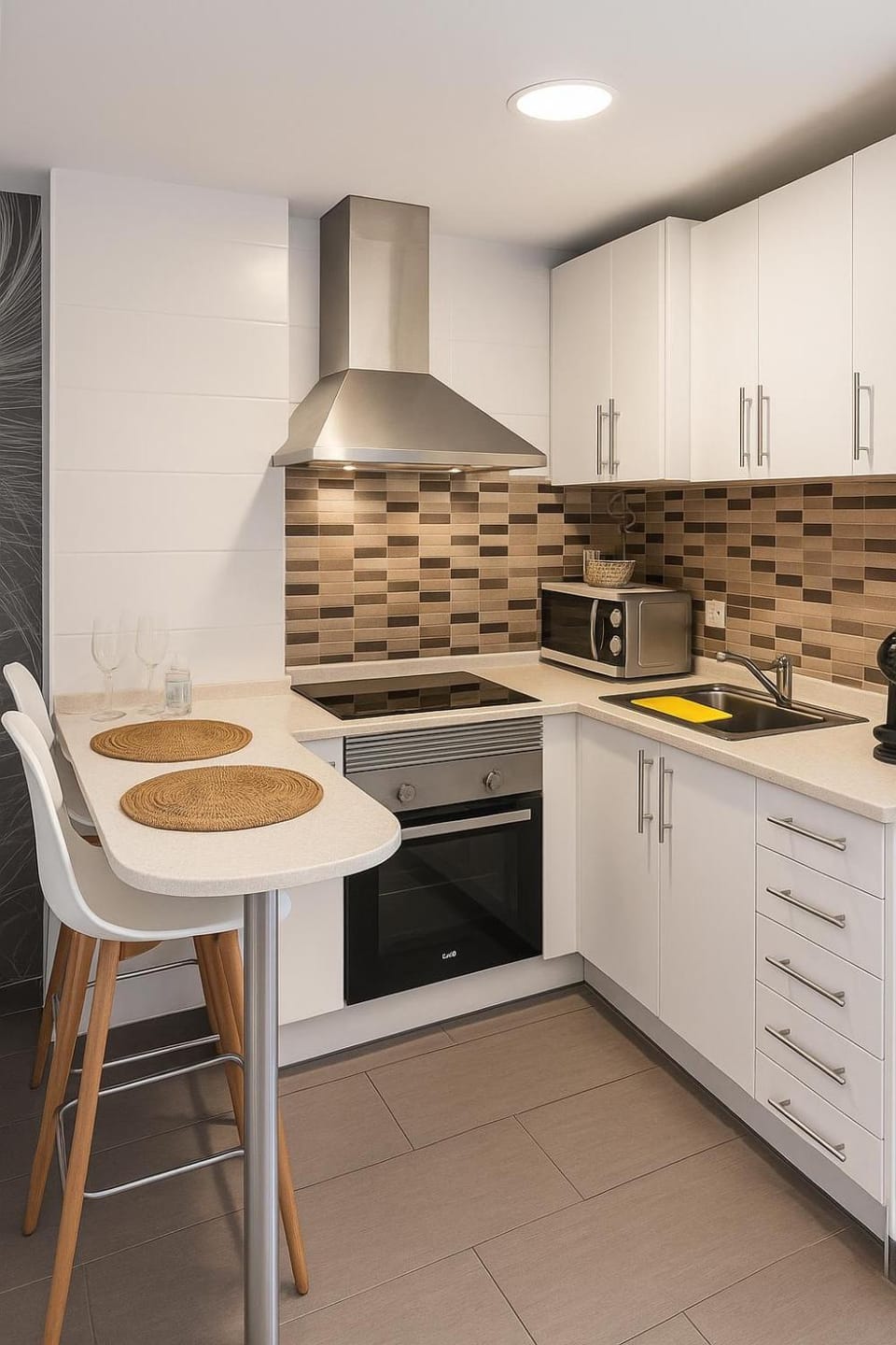 Kitchen or kitchenette, Dining area, oven, stove
