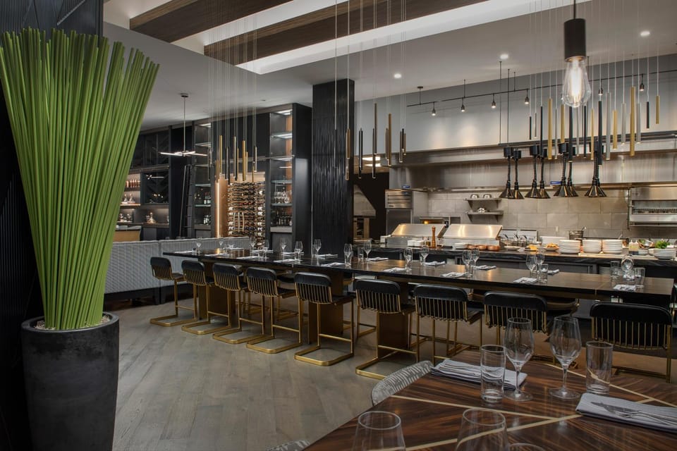 Restaurant/places to eat, kitchen