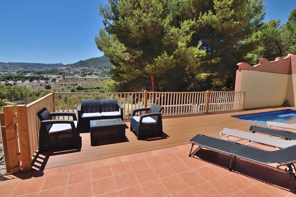 View (from property/room), Balcony/Terrace, Mountain view, Pool view