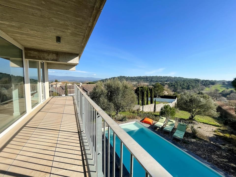 Balcony/Terrace, Mountain view, Pool view