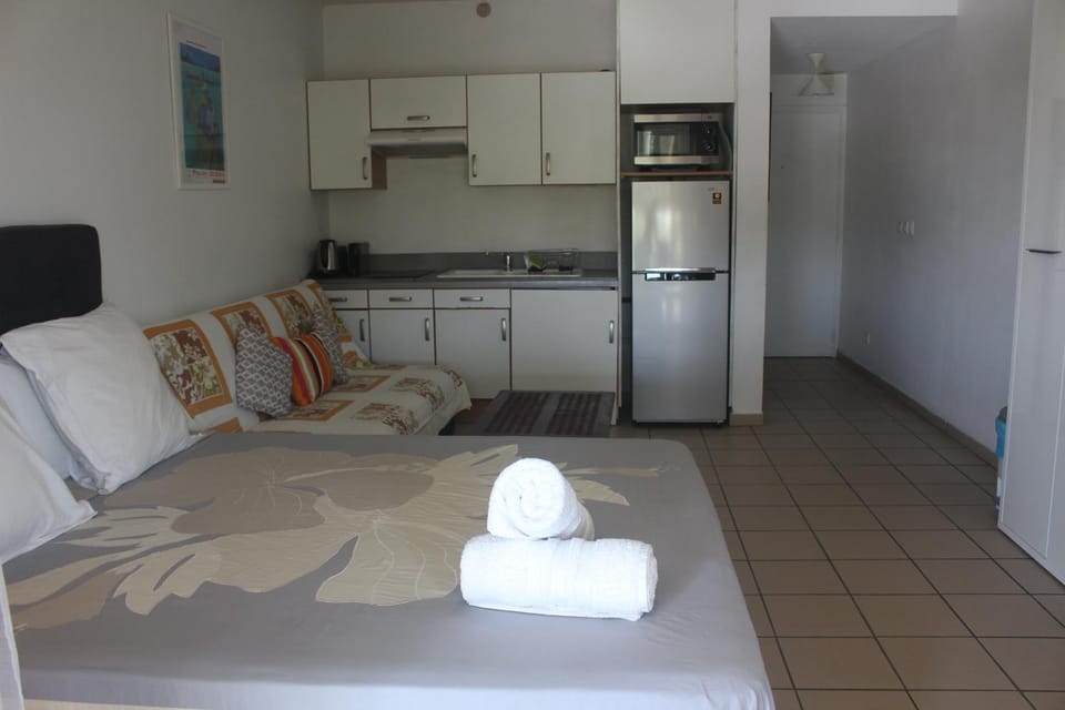 Bed, Coffee/tea facilities, Living room, minibar, pet friendly, towels, washing machine, kitchen
