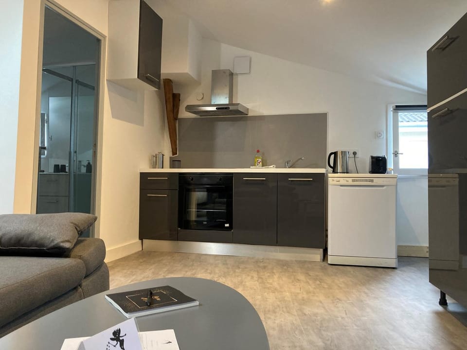 Kitchen or kitchenette, Living room