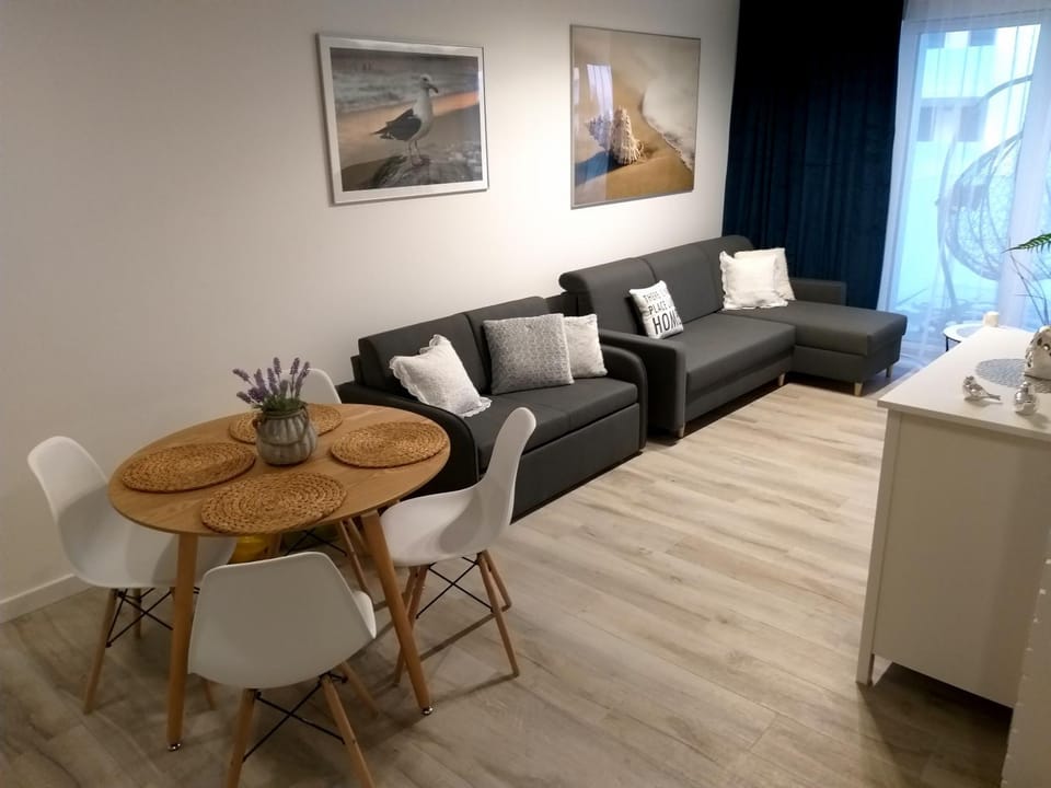 Apartament IKAR z widokiem na morze w kompleksie Platinium Rewal Apartment in West Pomeranian Voivodeship, Poland