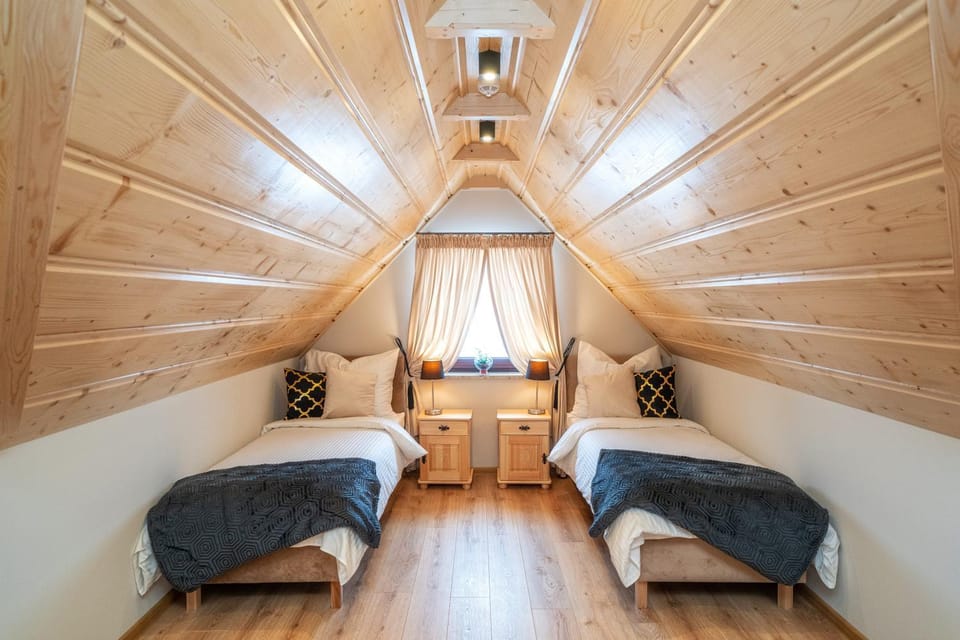 Bed, Photo of the whole room, Bedroom, Mountain view