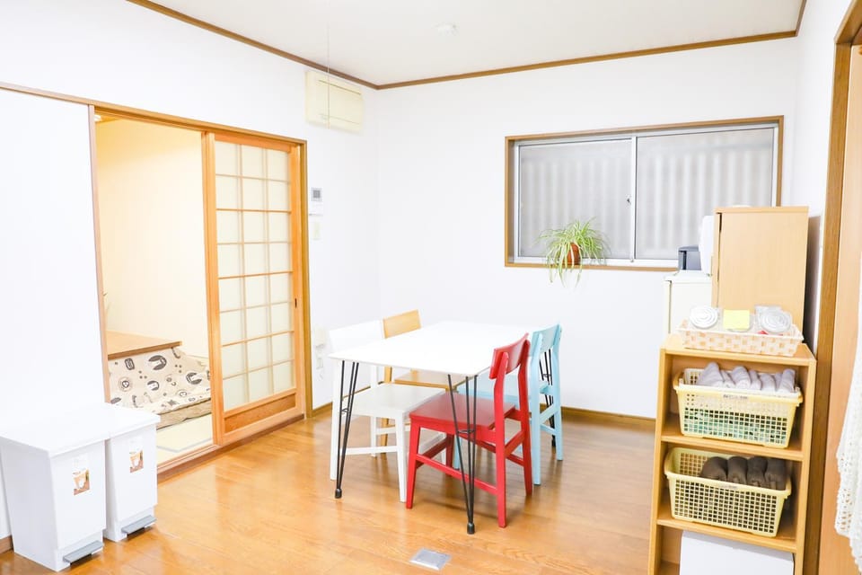 HAT Koizumi, near from JR Koizumi station 大和小泉駅徒歩2分の貸切一軒家 Vacation rental in Japan