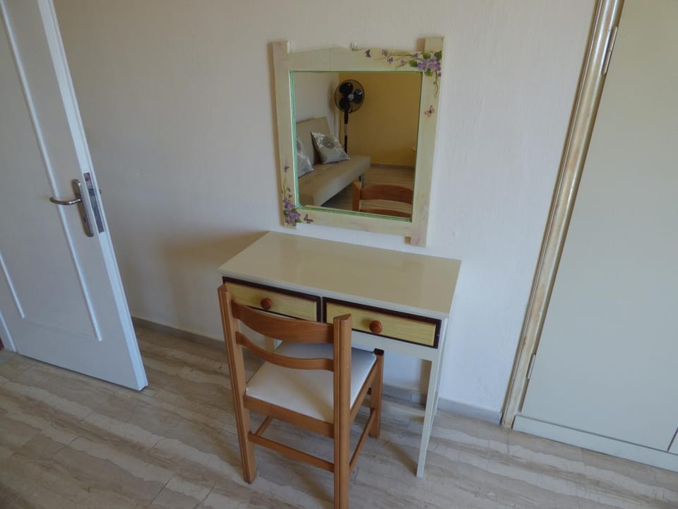 GEORGES IPSOS APARTMENTS Bed and Breakfast in Corfu, Greece
