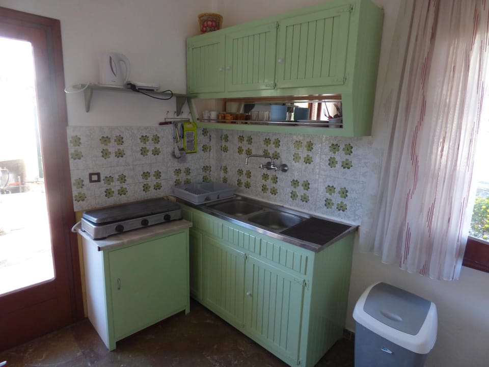 GEORGES IPSOS APARTMENTS Bed and Breakfast in Corfu, Greece