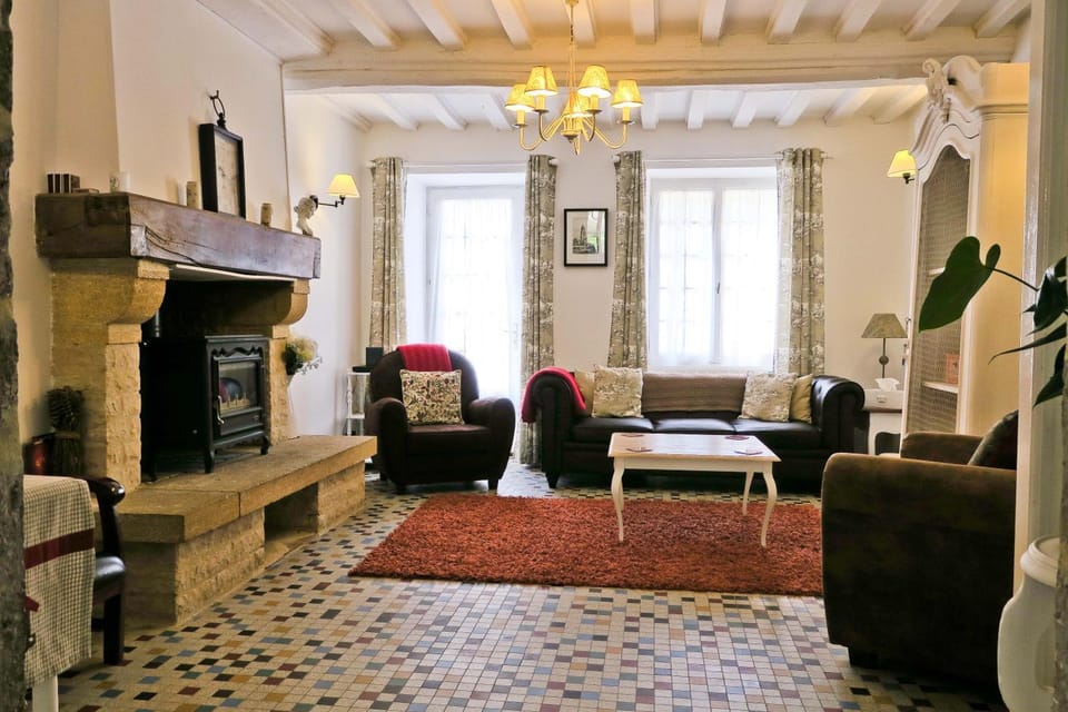 Communal lounge/ TV room, Living room