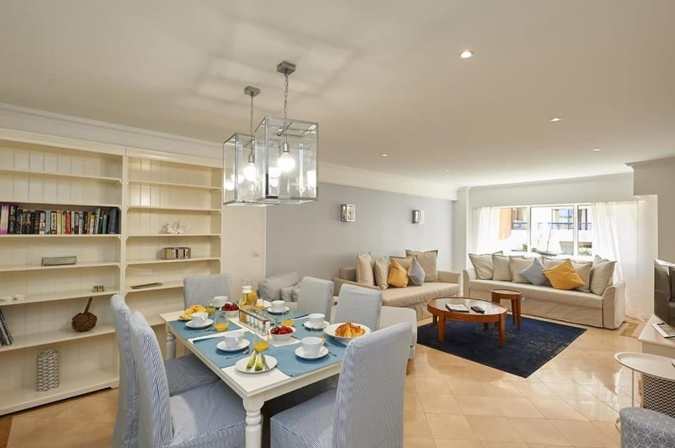 Oceanario 2 Bedroom Apartment - Sea View and Pool Apartment in Cascais
