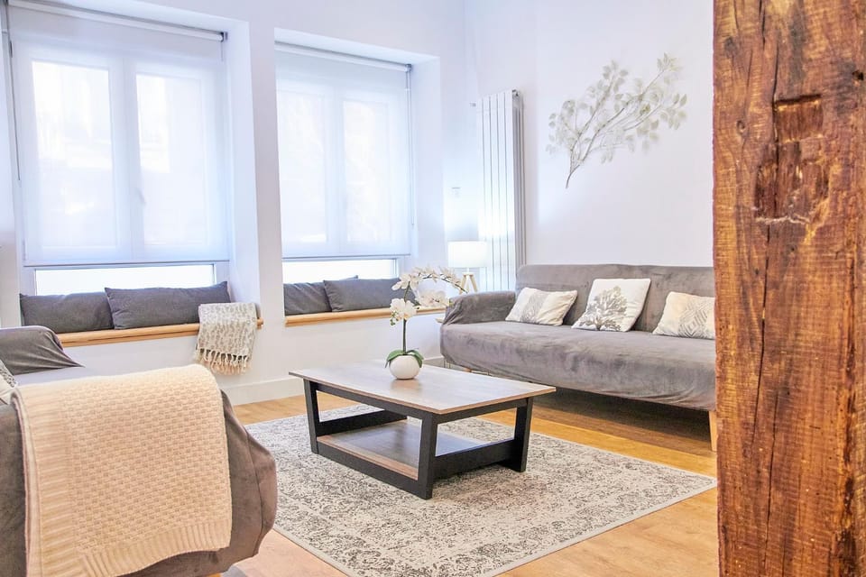 Living room, Lounge or bar