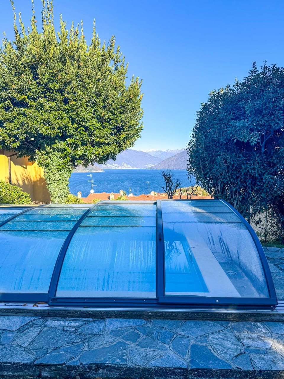 Lake view, Mountain view, Swimming pool