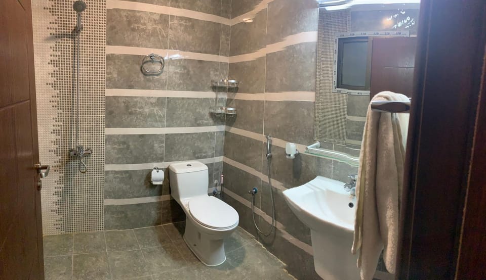 Shower, Toilet, bidet