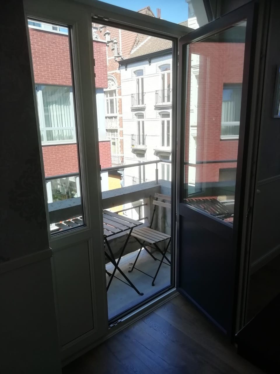 Balcony/Terrace, Street view, Quiet street view