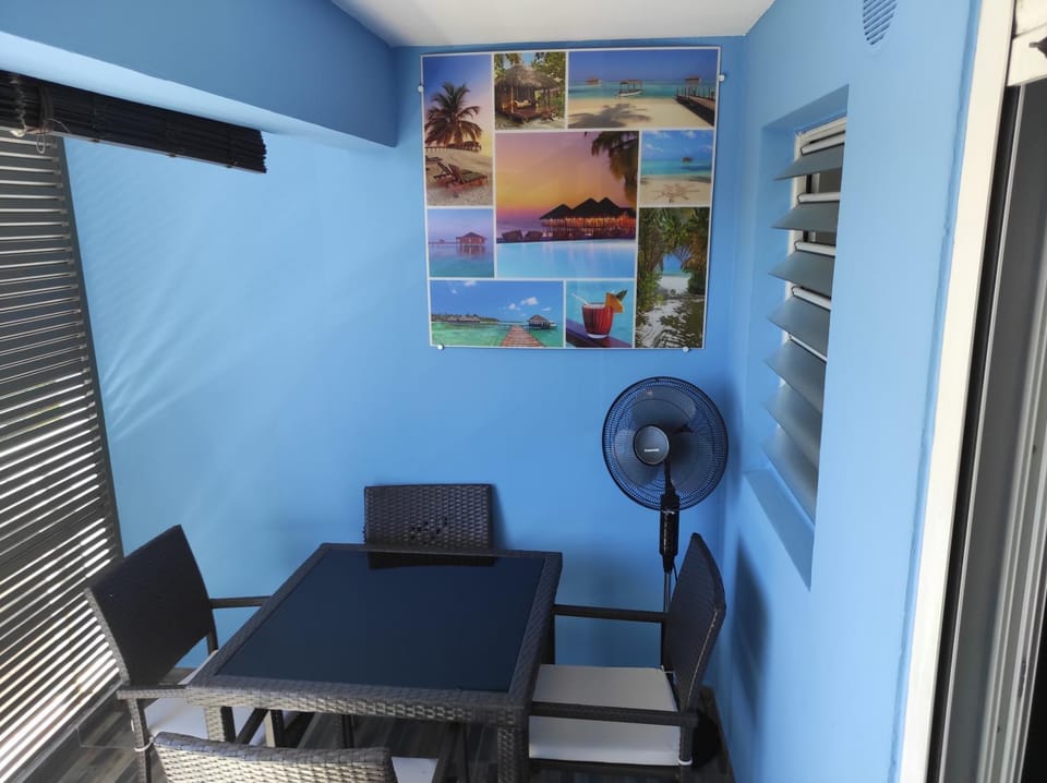 Patio, Dining area, fireplace