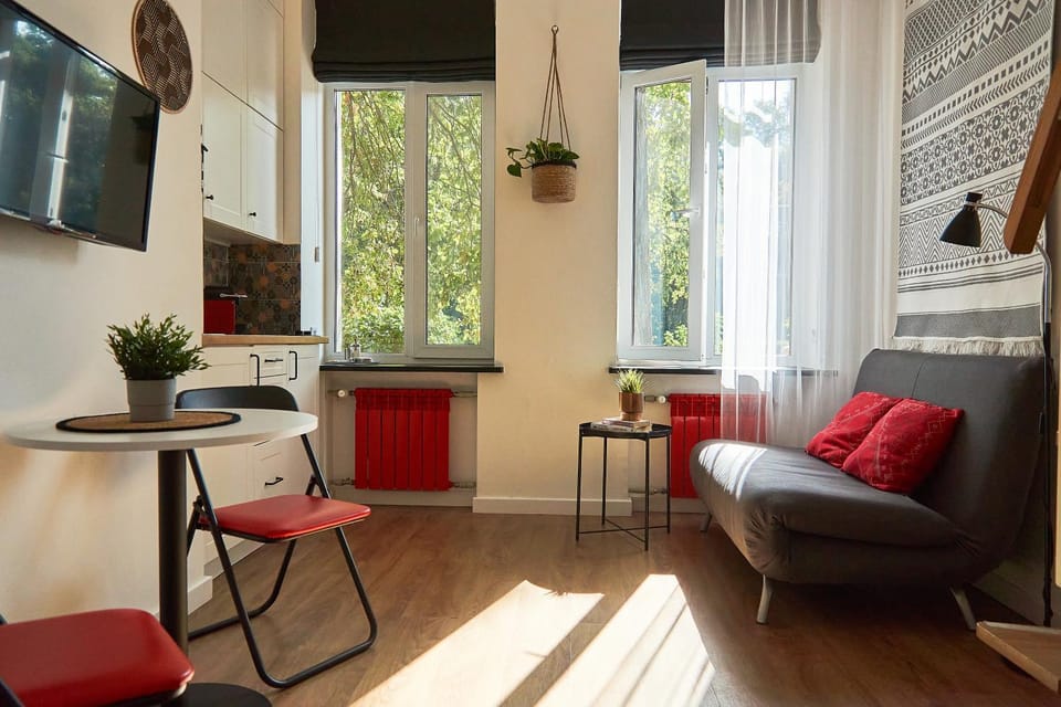 Communal lounge/ TV room, TV and multimedia, Living room, Seating area, Dining area